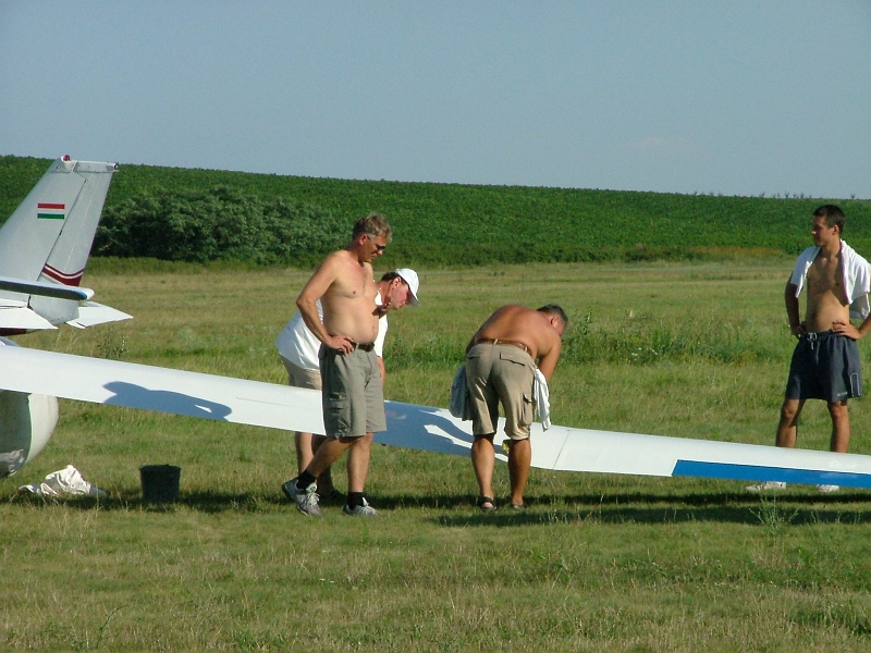 2004_083