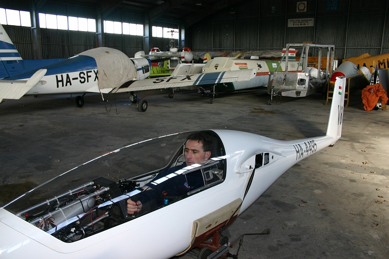 2005_037